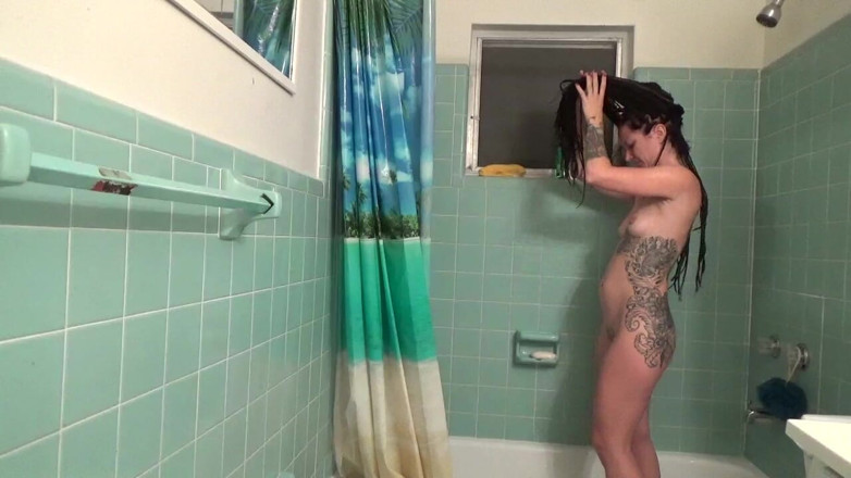 Goddess Vivian Leigh: Shower and Hair Washing