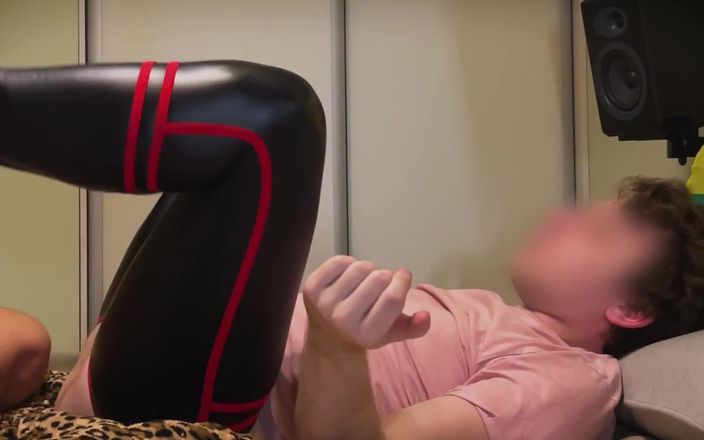 GayDuplo: ああ、カット!私のBFを非常に激しく育て、私のナッツを彼に与えました。この作品では、本当に彼の魂をファックした。また、投資