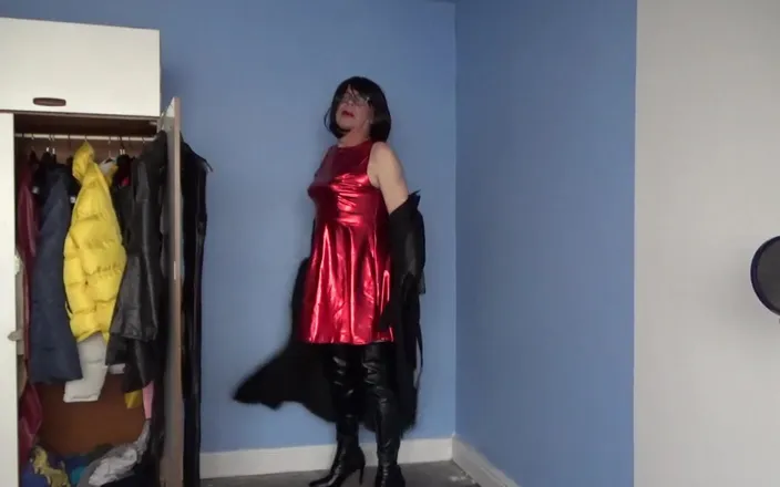 Leather Kirsten: Compilation of New Outfits