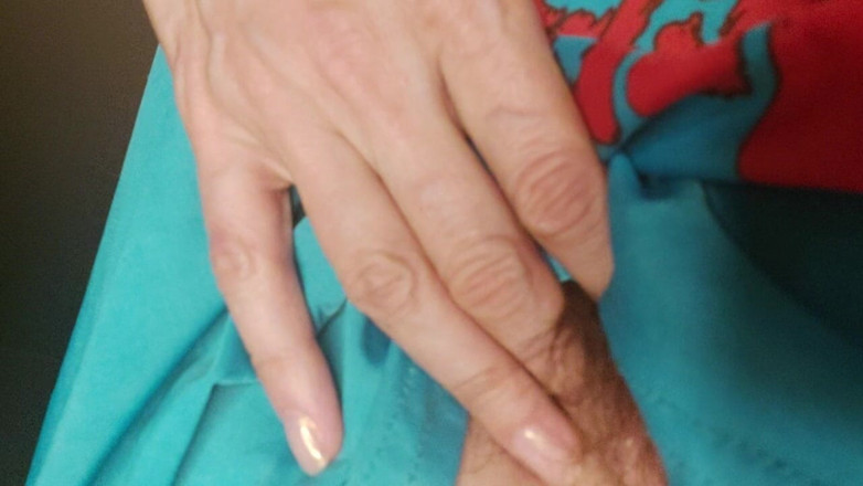 GinnaGg: Playing with the Hair on My Pussy