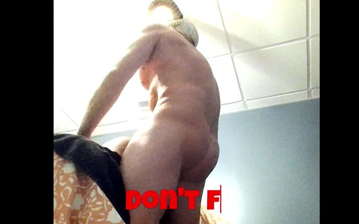 Bald Daddy: Balddaddy sexy dämon mann fickt schwarze muschi hart, mehrere orgasmen