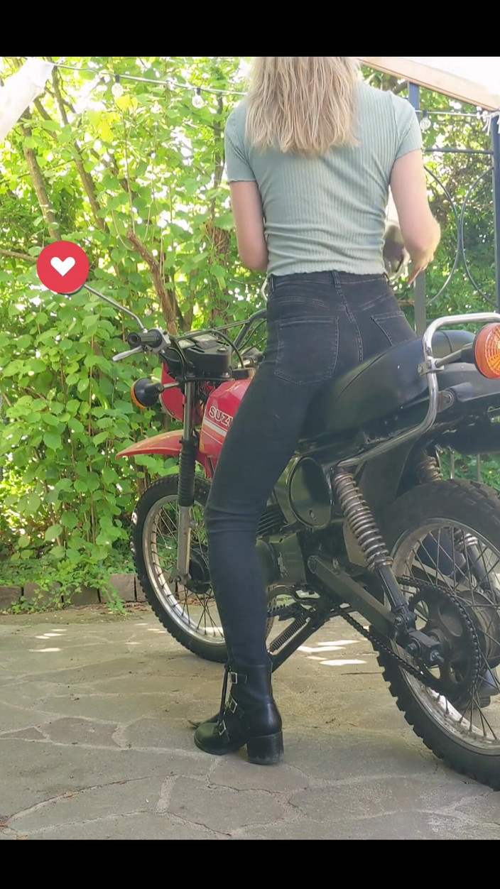 Lilux69: Pauză rapidă de pișat
