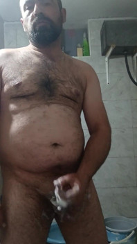 Maître papa jouit sous la douche