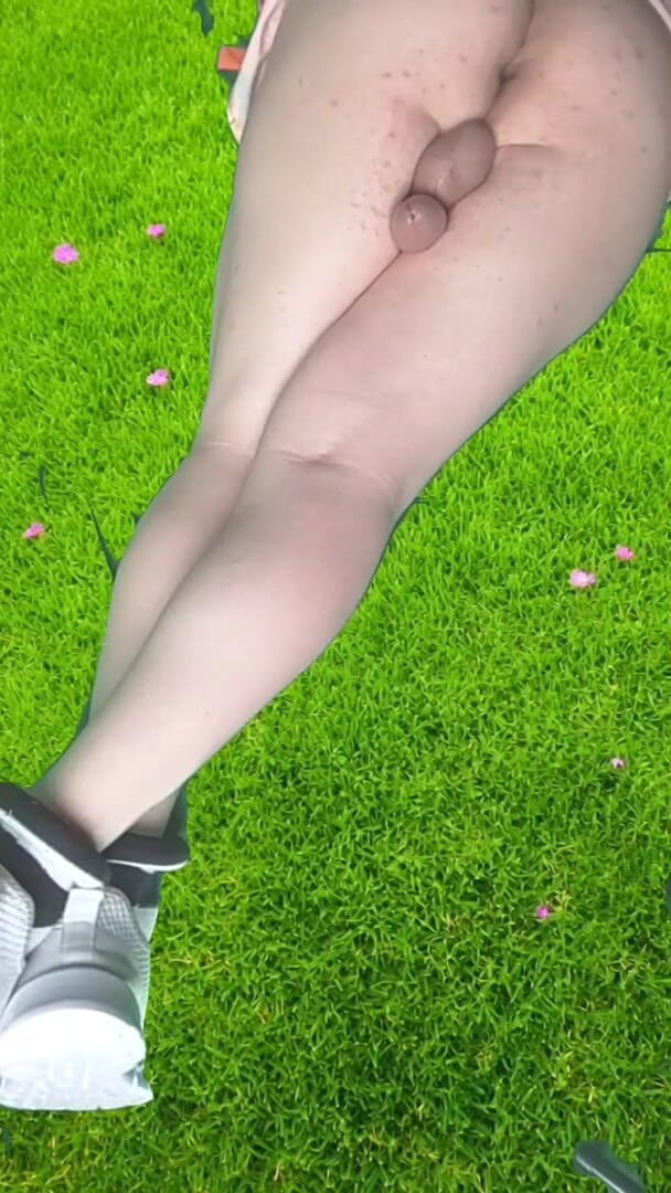 Kitty_Cross: Bunda loira Femboy Sweet Juicy Ass Smooth Coxas Pirulito Maricas