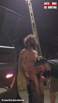 Un Portugais Poilu Hétéro Au Hasard Avec Une Grosse Bite Condamné Pour Se Faire Sucer Sa Première Pipe Gay