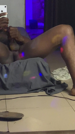 Enigmatic Buoy: Honění před mým zrcadlem