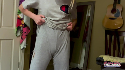 Brand New Amateurs: Je manipule mon corps flasques et caresse une fille pour...