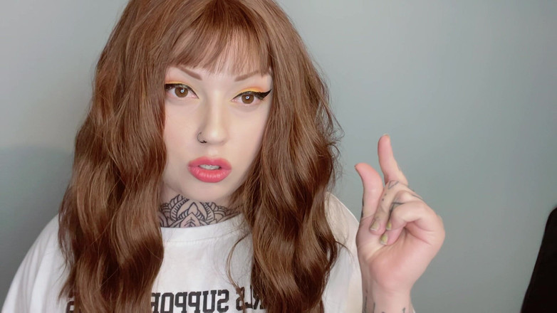 Miss Valentina: Il cazzo più piccolo che abbia mai visto sph