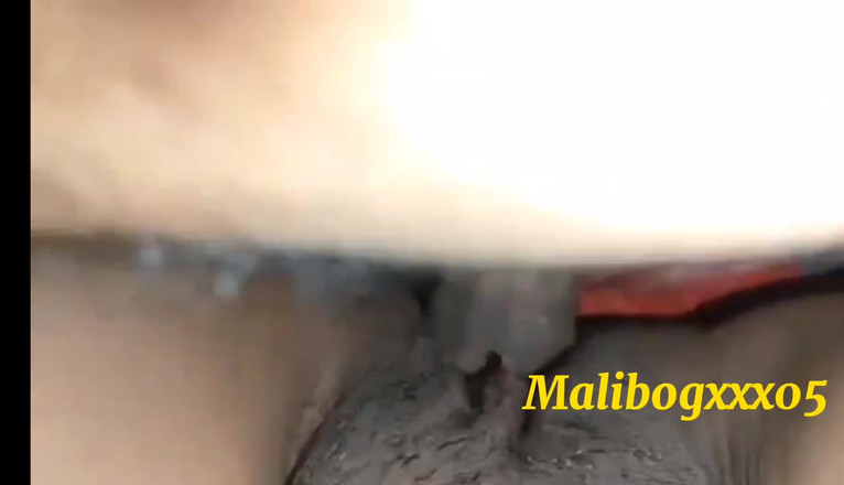 Malibogxxx05: 舔我继妹的阴户