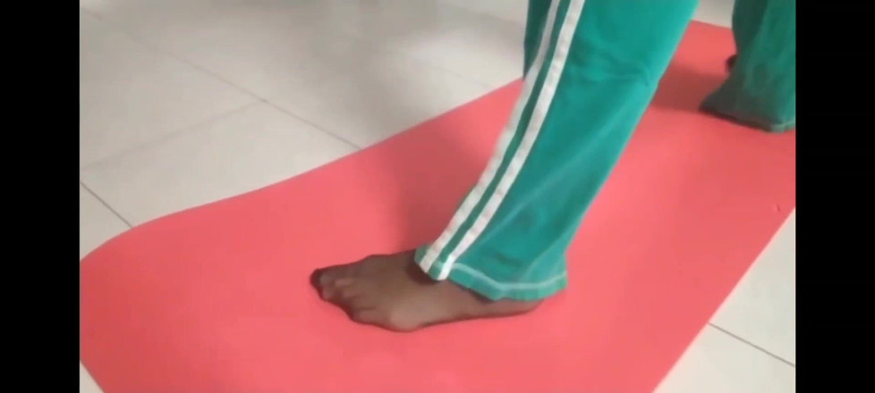 Yvonne: Esercizi Yoga in Nylon