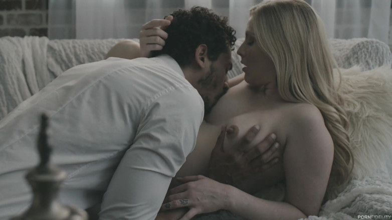 Pornfidelity: Karla Kush, enceinte, a faim de plus de sperme !