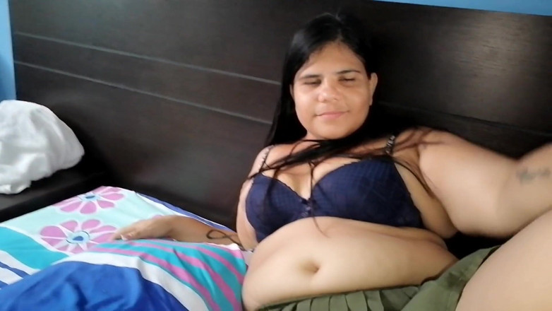 Adribella69: Mám svou nevlastní matku s jejím velkým zadkem, kterému jsem...