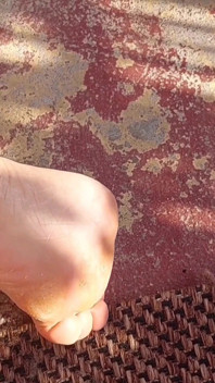 Esposa Rubia Sexy Disfruta De La Adoración De Los Pies Desnuda Al Aire Libre