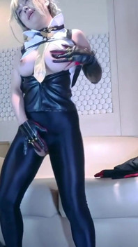 Busty Cosplayer Stole the Spotlight During a Private Shoot with Her Bold Personality and Playful Charm