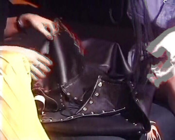 Deutsche Camgirls: Duas lindas lésbicas alemãs lambendo e fisting uma à outra