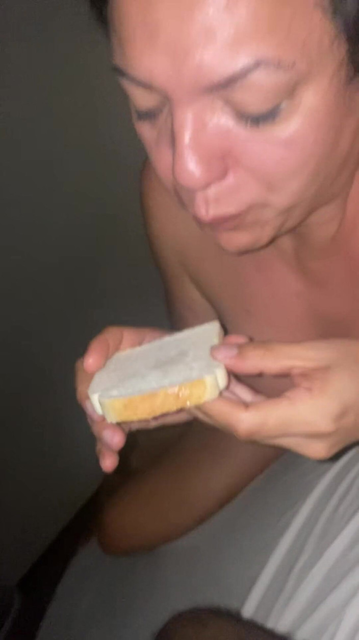 Wesley Bull: Scopando E Dando Sperma Alla Mia Cagna per Mangiare Con...