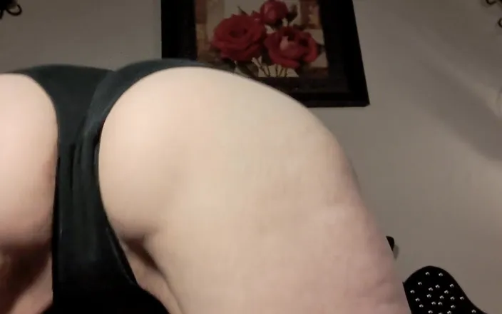 PandoraSG: Twerking in Panties
