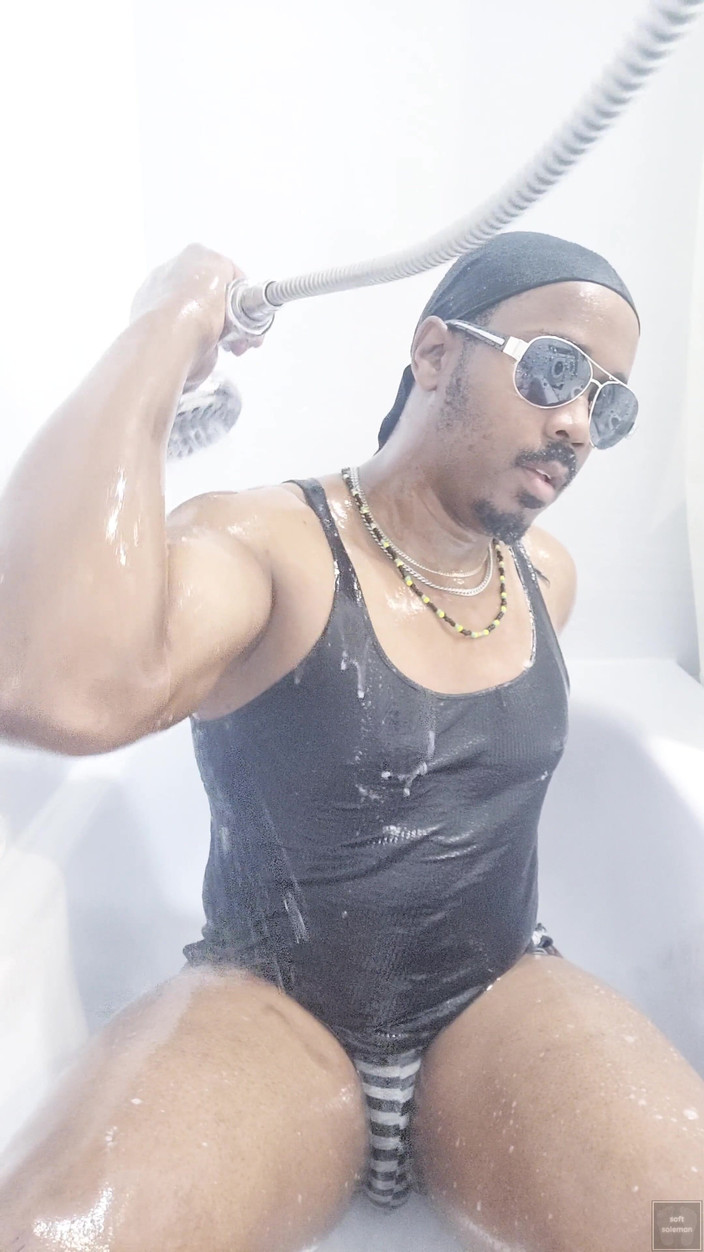 Soft Soleman: Ich wasche meinen körper in der badewanne 5