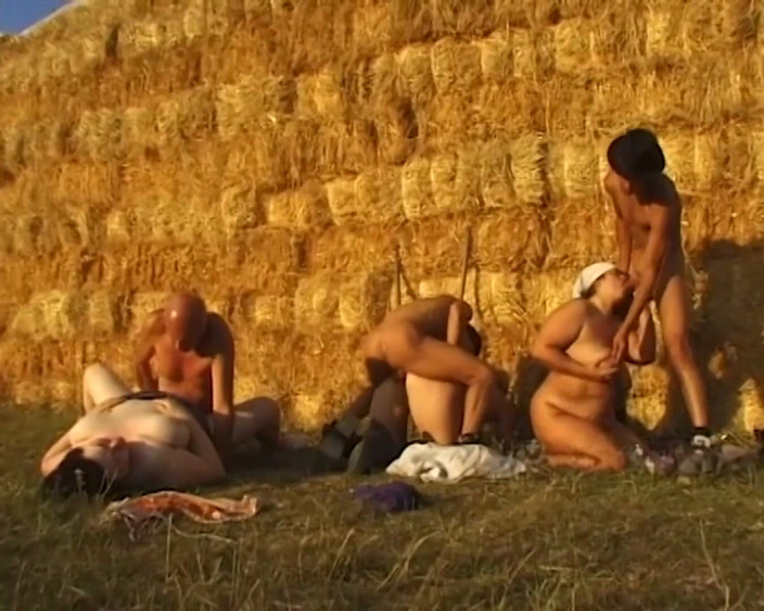 Vintage Climax: Große vollbusige mädchen ficken draußen
