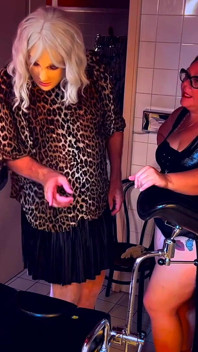 Dominatrix sahibe April - azgın kadın kılıklı sürtük fabvers