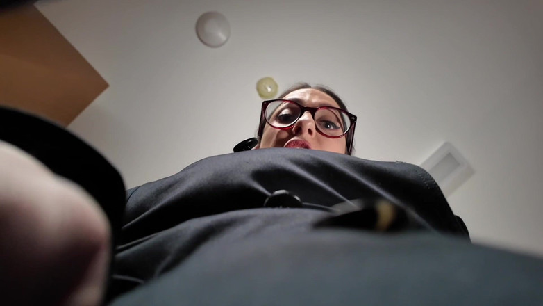 Countess diamond: Drobný kapesní zvrhlík - Obryně Femdom