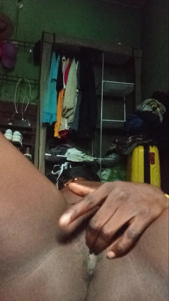 vickybanky009: 德国继母肮脏的tina被大鸡巴大黑屌和深喉操