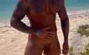 BoyGym: Papi pist en douchen pissen op het strand