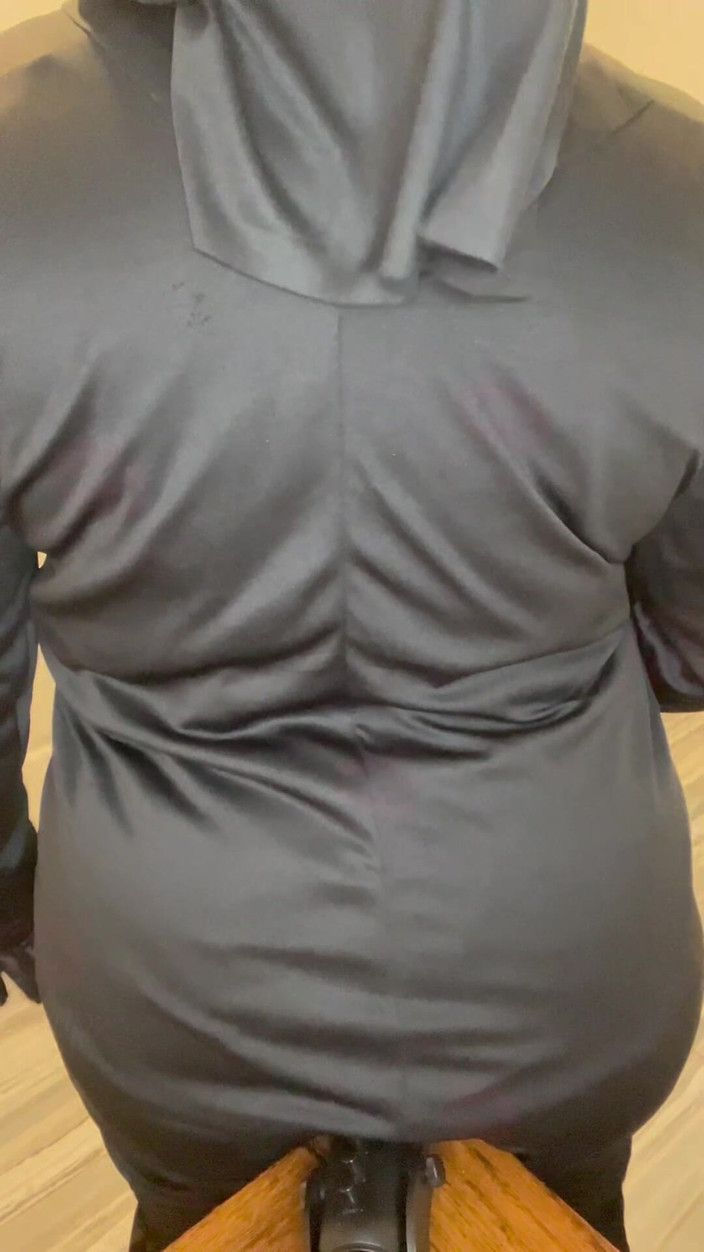 Anye Meshell: Черниця з великою дупою грішить з asmr mic!