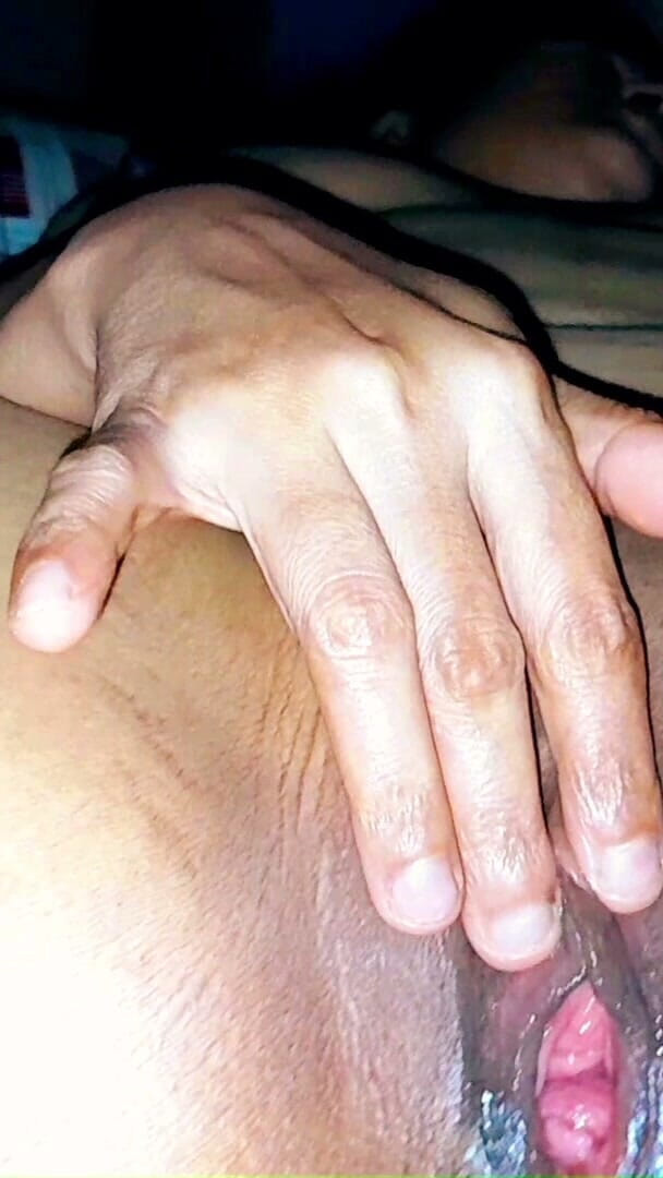 Love-juthi: Bangladeshi Boudi Santa Pussy - Watching Videos of My Pussy up...