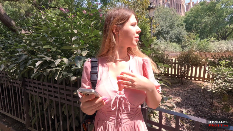 MichaelFrostPro: Cette touriste naïve pensait qu’elle n’aurait pas à sucer des bites...