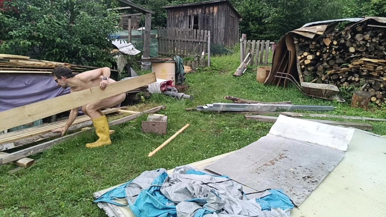kickerscooter: Naked in the Garden: Dirty Handjob in the Pool