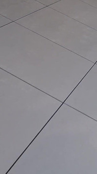 Bị Bạn Thân Nhất Của Chồng Tôi Đụ Trong Phòng Thay Đồ