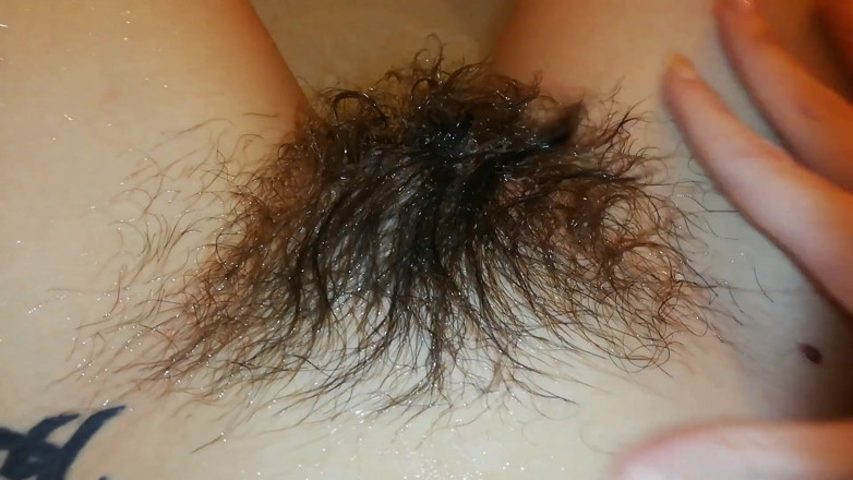 Cuteblonde666: Extreme hairy bush underwater