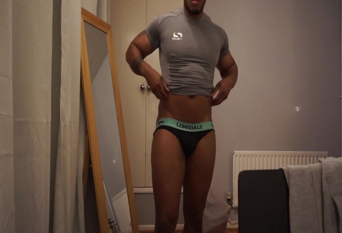 Amadeus: Veranderen. Wil meer sports gear video's of gewoon naakt en...