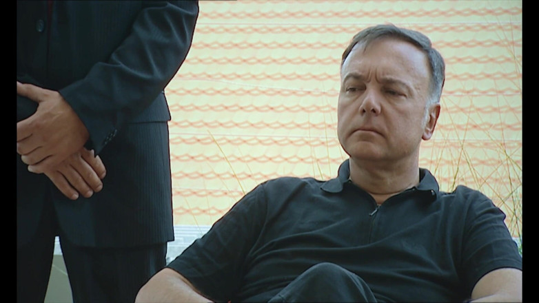 Antonio Adamo Film: Camorrista membenarkan dua pengawal peribadi mengongkek wanitanya