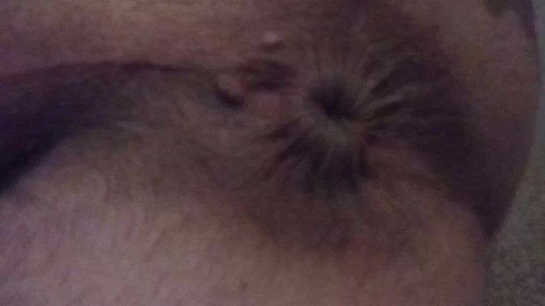 LilTaste: J’exhibe mon sphincter de trou du cul en forme impaire