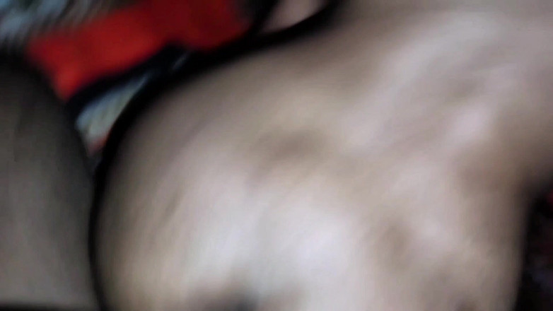 Deshi women: Als je zo'n sexy vriendin hebt, neuk haar dan ook....