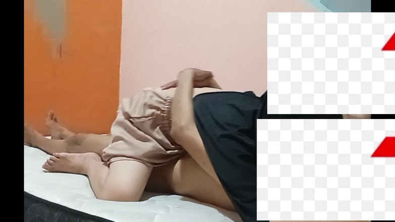 Famly sex: Наділ колишнього носіння хіджабу в його пансіонаті