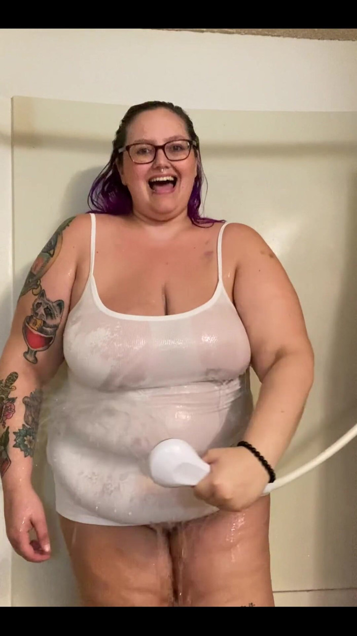 Sara Star: Wet tank top fun