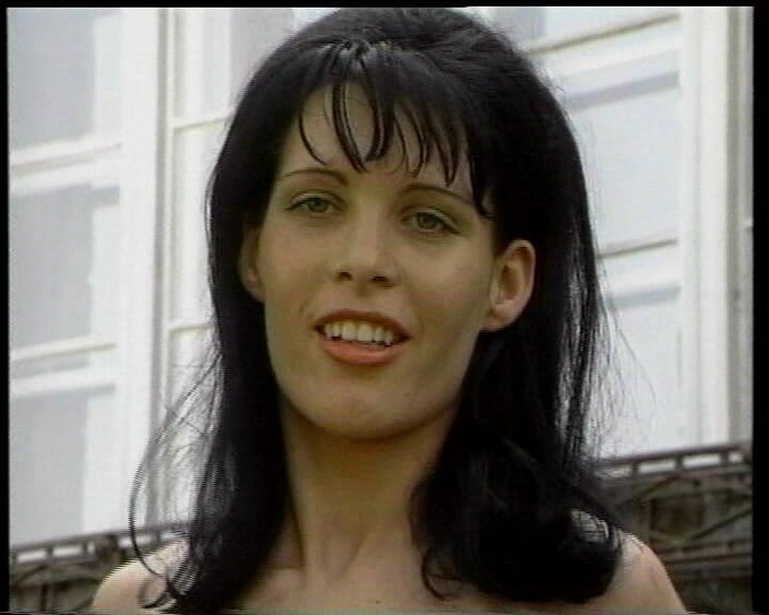 Deutscher hardcore: Petite Teen From Germany Plays with Her Pussy Outside