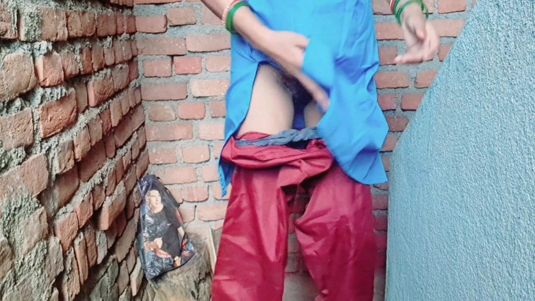 Trilokinath: 교복으로 전 남친에게 따먹히는 소녀