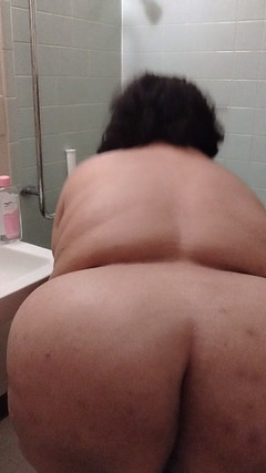 Jessica pigslut: Mostrando mis tetas y culo!