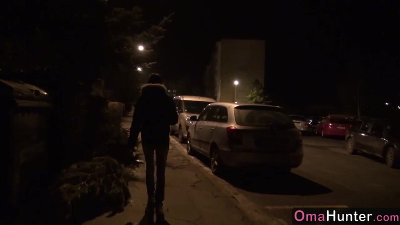 Old Nanny: Fată vânătoare de bunicuțe tocmai a sosit la Women's Home