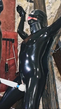 Kenikmatan ekstrem untuk gloomy - alex latex
