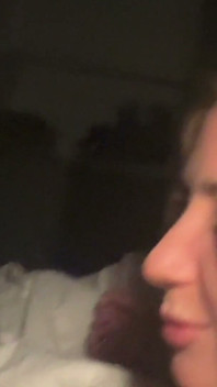 Malá nevlastní sestra má sex při přespání