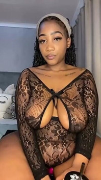 BBW, strip-tease et jeu anal