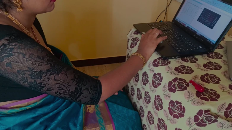 Magilmathi: Sex zaměstnance kanceláře s kolegou