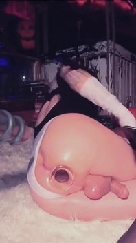 Fată cu cur Tiffany Ciskiss costumată 2b futând jucării uriașe