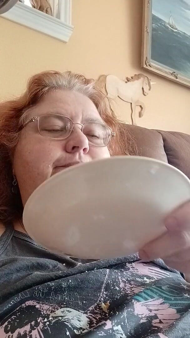 BBW nurse Vicki adventures with friends: Crème puff genot