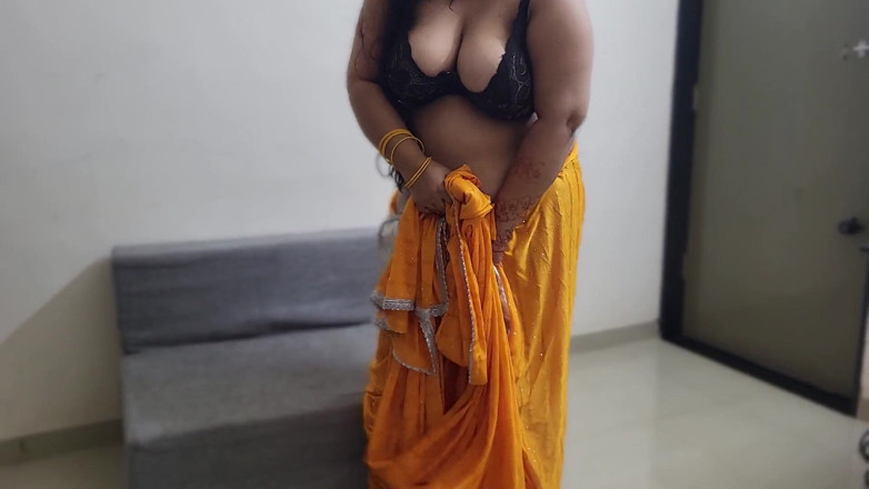 Hot Pavitra: 저를 사랑하세요?